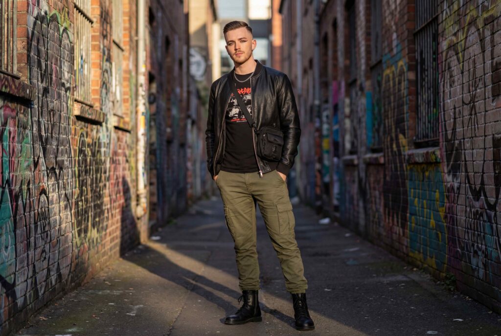 11 Cargo Pants Outfit Men For Effortless Style Cargo Pants Outfit Men Featured 1024x687